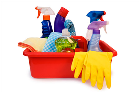 Do you know what chemicals are lurking in your cleaning supplies? (istockphoto)