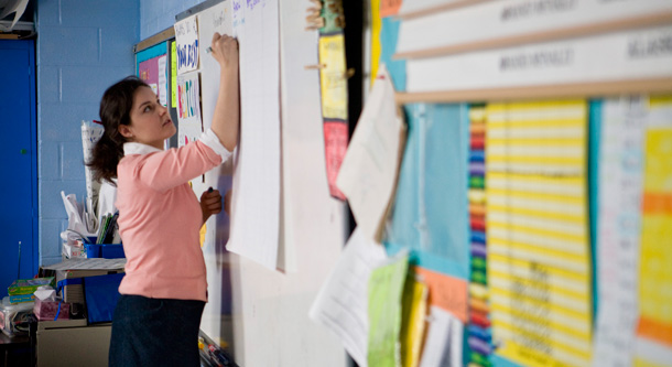 Elizabeth Venechuk, a third grade teacher at Powell Elementary School and Teach for America participant, teaches a math lesson in Washington. (AP/Brendan Hoffman)