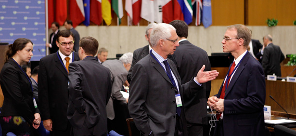 Delegates gather for an international symposium on worldwide environmental concerns, the Major Economies Forum on Energy and Climate, at the State Department in Washington on April 27, 2009. (AP/J. Scott Applewhite)