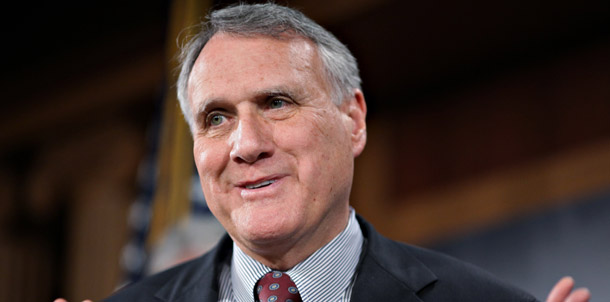 Senators John Kyl (R-AZ), above, and Blance Lincoln (D-AK) want to further slash the estate tax so that only estates worth more than $10 million have to pay the tax. (AP/J. Scott Applewhite)