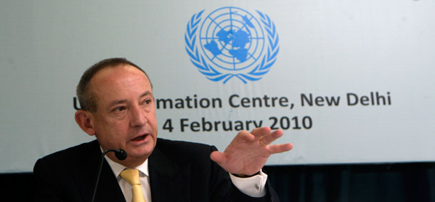 United Nations climate chief Yvo de Boer addresses a press conference in New Delhi, India, on February 4, 2010. Today de Boer announced his resignation in the wake of the organization’s failure to achieve much of anything in terms of concrete commitments at Copenhagen. (AP/Gurinder Osan)