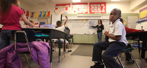 Teacher Lori Peck goes over sentence structure at Grace L. Patterson Elementary school in Vallejo, California. (AP/Rich Pedroncelli)