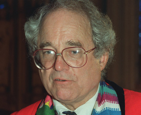William Sloane Coffin (left, in 1987), a Christian clergyman, helped organize large antinuclear marches in the 1980s. Faith leaders need to once again demonstrate the kind of moral clarity and activism they showed in the 1980s to bring about changes in U.S. nuclear policy. (AP/David Bookstaver)
