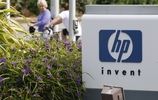 HP recently designed a line of laptops that came packaged in a 100 percent recycled messenger bag instead of the usual cardboard and plastic computer packaging—reducing the materials used by a whopping 97 percent. (AP/Paul Sakuma)