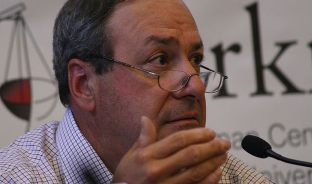 <i>Washington Post</i> pundit Charles Lane apparently accorded <i>New York Times</i> pundit Joe Nocera, pictured above, the honor of the “liberal” label merely for the purposes of attacking “liberals” in general. (Flickr/<a href=