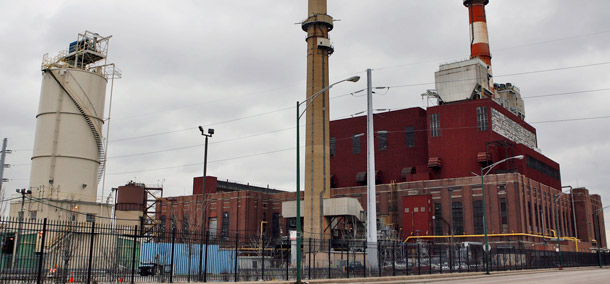 A coal-fired power station is seen in Illinois. Final rules to reduce mercury and other air pollution from coal-fired power plants will cause only modest increases in electricity rates for Americans while providing billions in health benefits. (AP/Nam Y. Huh)