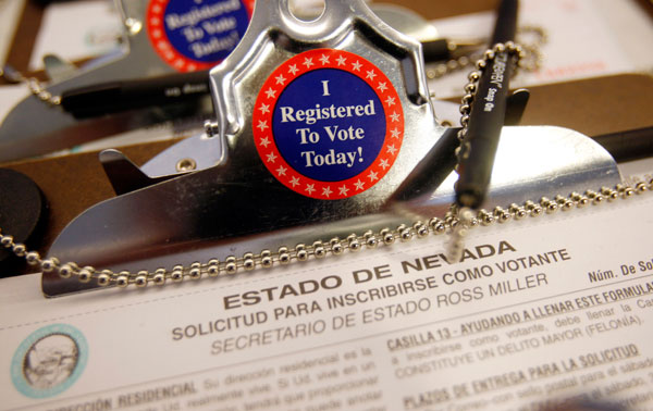 Se ve una versión de un formulario de inscripción para votantes en Las Vegas, Nevada. La población latinas en el estado podría tener impacto en el resultado de la primaria republican este mes. (AP/Isaac Brekken)