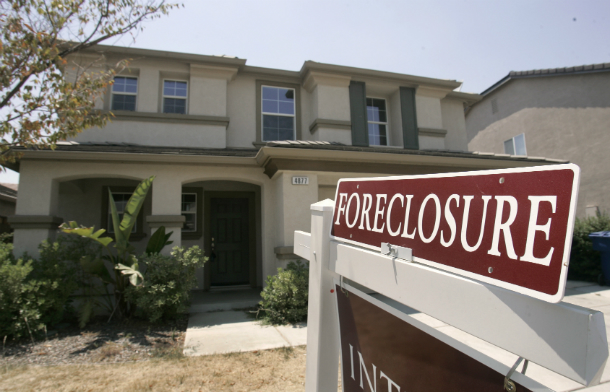 A foreclosed home in Sacramento, California, in 2008. Selling Fannie Mae’s foreclosed properties individually is risky while selling the properties in bulk, through the Rehab-to-Rent program, ensures these foreclosed properties provide affordable, stable rental housing. (AP/ Rich Pedroncelli)