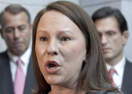 La representante Martha Roby (R-AL) ha propuesto una enmienda que les  negaría los beneficios de asistencia nutricional a los estadounidenses  que viven en hogares donde hay alguien que no pueda demostrar que tiene  autorización para vivir en los Estados Unidos. (AP/J. Scott Applewhite)