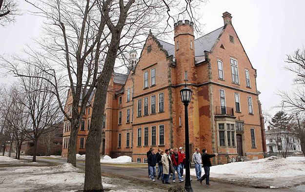 Prospective students and their parents tour the campus of Bowdoin College in Brunswick, Maine, in 2009. (AP/Robert F. Bukaty)
