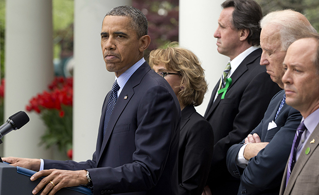  (Barack Obama, Joe Biden, Gabby Giffords, Mark Barden)