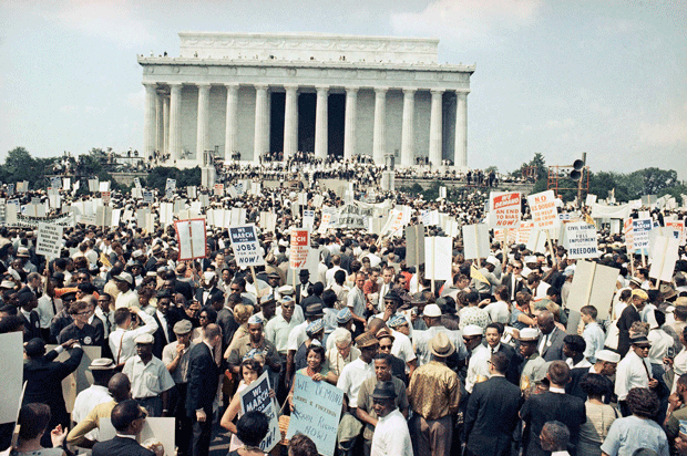 In this 1963 photo, a crowd gathers at the Lincoln Memorial in Washington to demonstrate for the civil rights movement. (AP/Anonymous)
