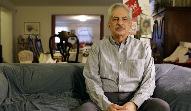 Stan Osnowitz, 67, is one of the 1 million long-term unemployed Americans who lost their unemployment insurance benefits in December. (AP/Patrick Semansky)