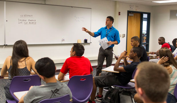Ivan Silverberg teaches his American Studies class to eighth and ninth graders at the Niles North High School in Skokie, Illinois. (AP/Scott Eisen)