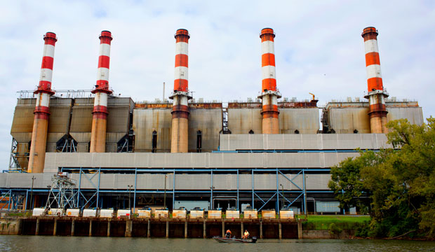 The Allen Steam Station, operated by Duke Energy, sits on Lake Wylie in Charlotte, North Carolina. (Lauren Malkani)