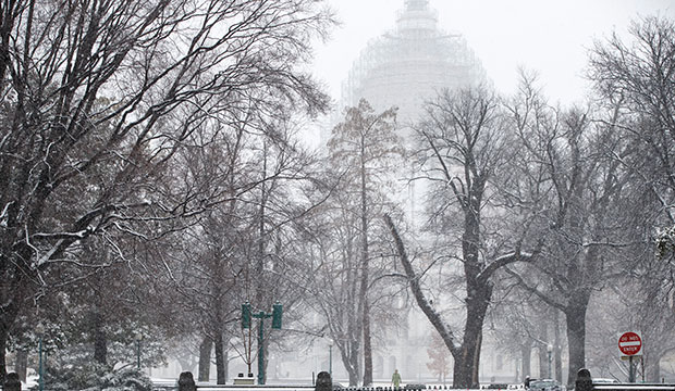 Snow falls on Capitol Hill in Washington, March 5, 2015. (AP/J. Scott Applewhite)