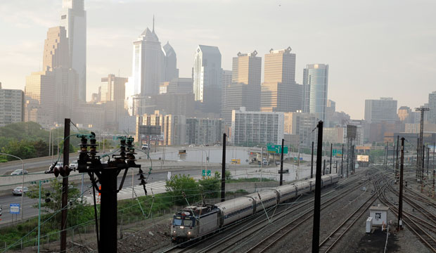 An Amtrak train travels northbound from Philadelphia's 30th Street Station on May 18, 2015. (AP/Matt Slocum)