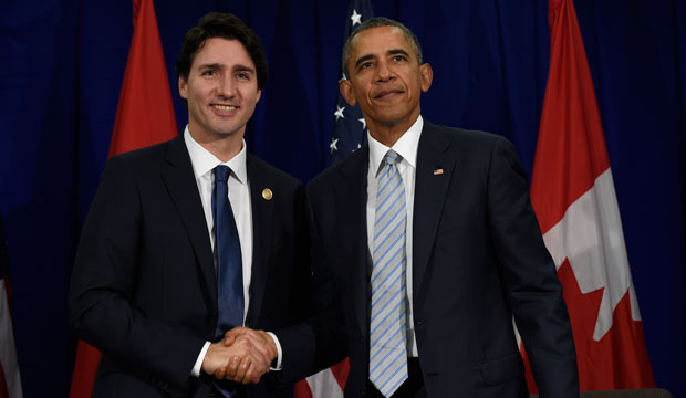 Canadian Prime Minister Justin Trudeau and President Barack Obama shake hands following their bilateral meeting in Manila, Philippines, on November 19, 2015. (AP/Susan Walsh)