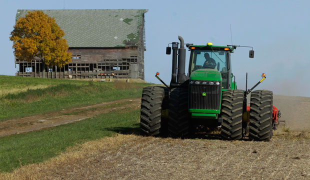 A central Illinois farmer cultivates his cornfield in Illinois, October 2012. (AP/Seth Perlman)