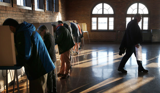 Wisconsin voters cast their ballots in the state's primary on April 5, 2016, in Milwaukee. (AP/Charles Rex Arbogast)