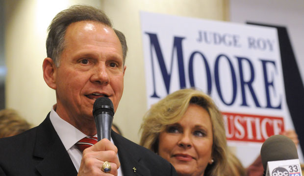 Roy Moore speaks to an audience in Montgomery, Alabama on November 6, 2012. (AP/David Bundy)