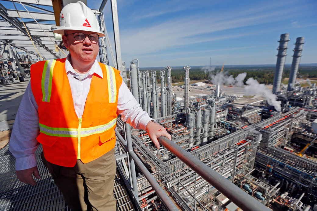 Lee Youngblood talks about the carbon capture power plant in De Kalb, Mississippi, on November 16, 2015. (AP/Rogelio V. Solis)