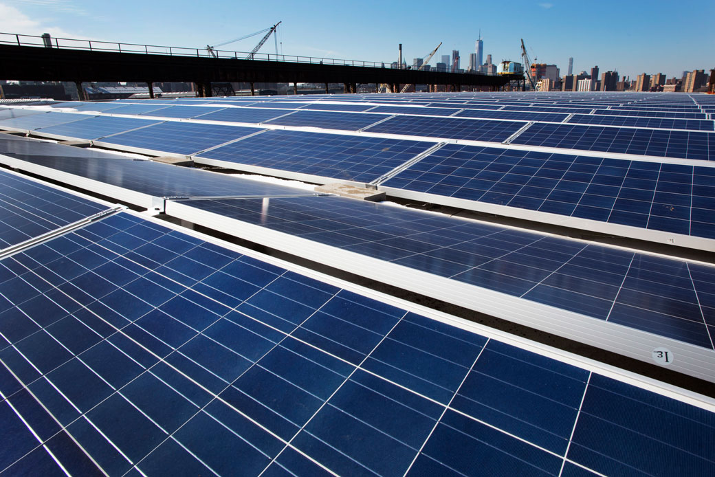 A rooftop is covered with solar panels at the Brooklyn Navy Yard, February 14, 2017, in New York. (AP/Mark Lennihan)