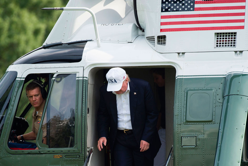 President Trump walks from Marine One upon arrival on the South Lawn of the White House, August 27, 2017. (Getty/Saul Loeb)