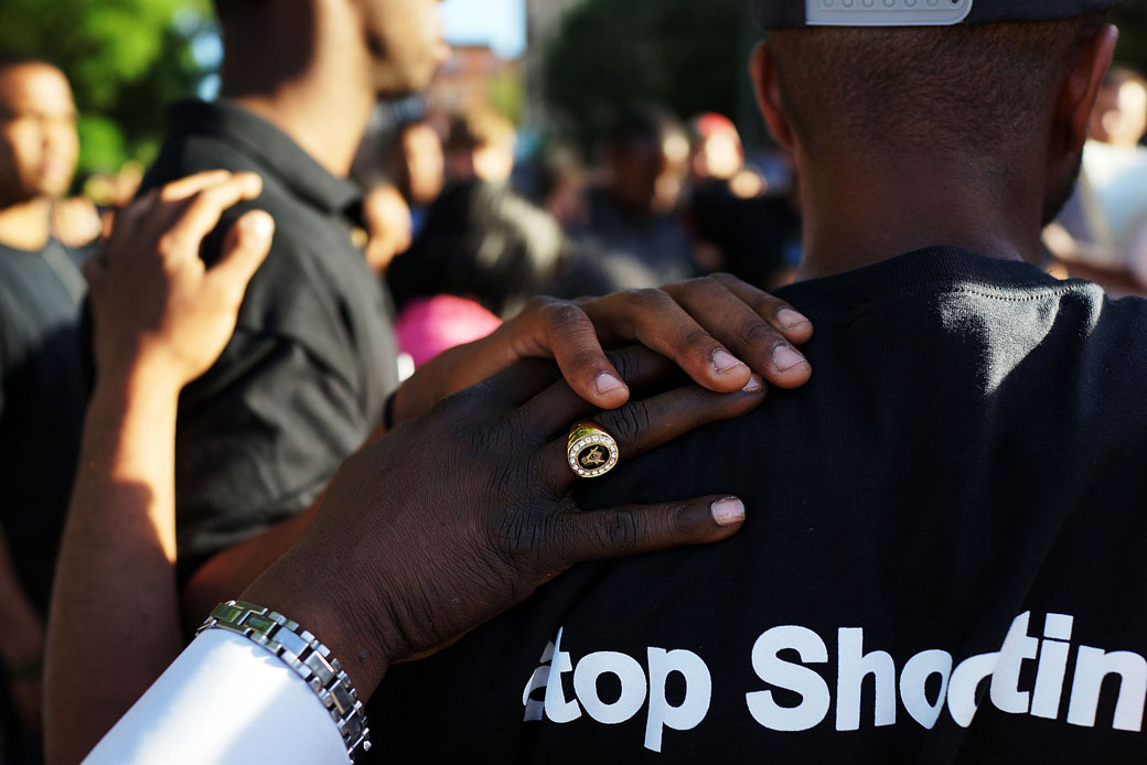 People attend a vigil and rally for a shooting victim in Brooklyn, New York, June 2013. (Getty/Spencer Platt)