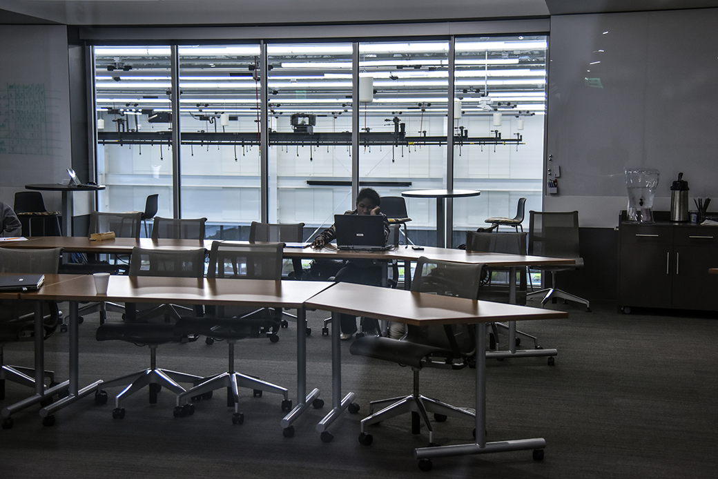 A woman completes rounds of assessments during the fourth and final day of a weeklong job training program at a college in Omaha, Nebraska, May 2018. (Getty/The Washington Post/Jahi Chikwendiu)