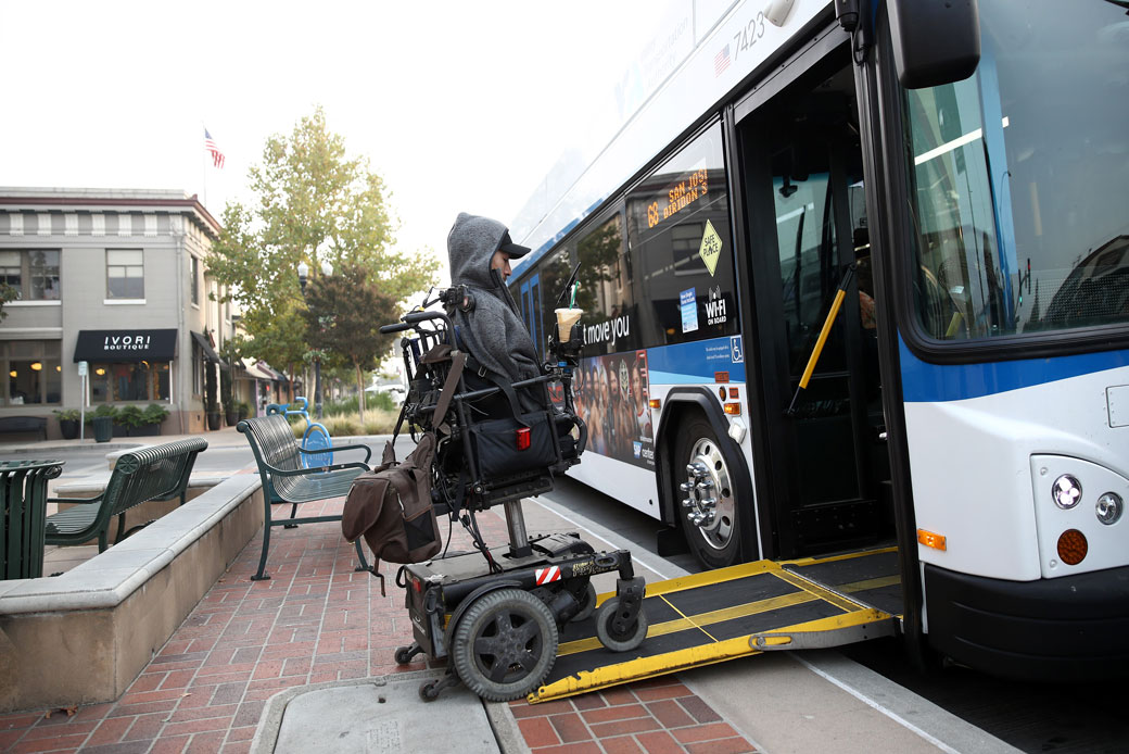 A man boards a bus near his home in Gilroy, California, November 2018. (Getty/Ezra Shaw)