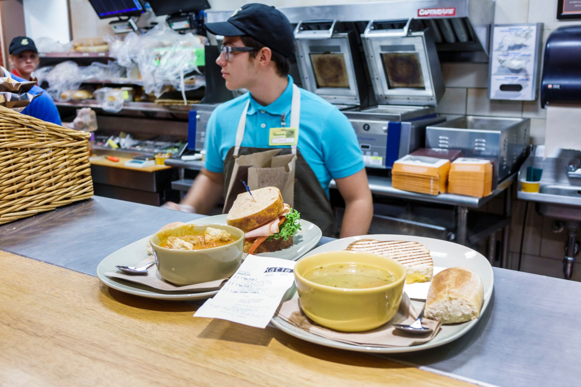 An employee places food on the counter at a Port St. Lucie, Florida, restaurant in August 2016. (Getty/UIG/Jeffrey Greenberg)