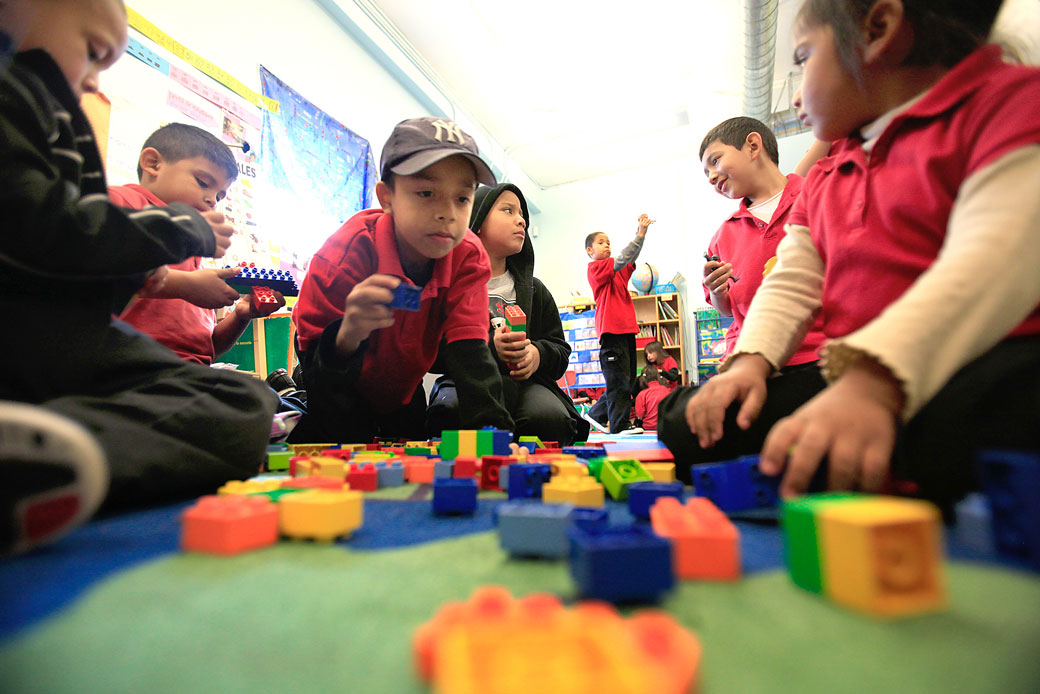 Students at Academia Semillas del Pueblo school, December 2009. (Getty/Brian Vander Brug)