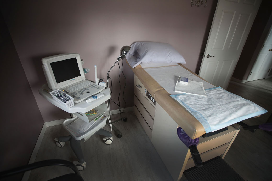 An ultrasound machine sits in an empty examination room in South Bend Indiana, June 2019. (Getty/Scott Olson)