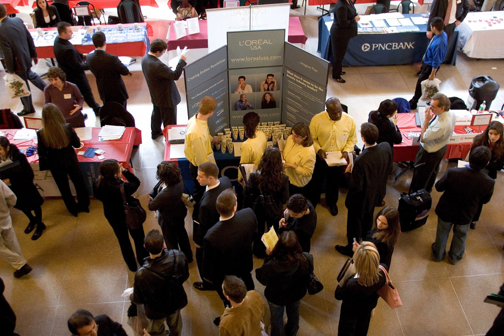 Job seekers attend a career fair at Rutgers University in New Brunswick, New Jersey, January 2006. (Getty/Robert Nickelsberg)