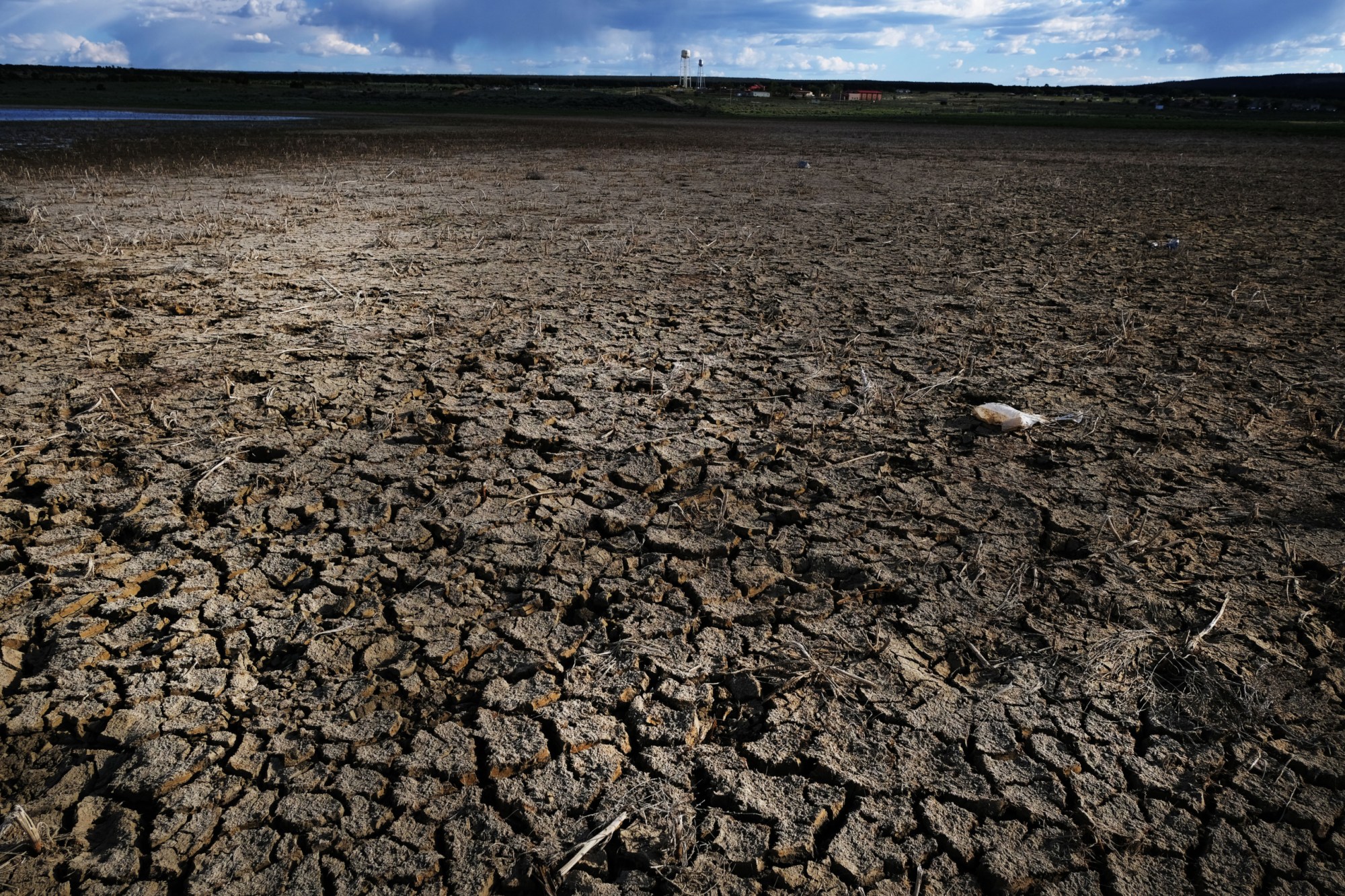 A dried out lake  in Thoreau, New Mexico, June 2019. (Getty/Spencer Platt)
