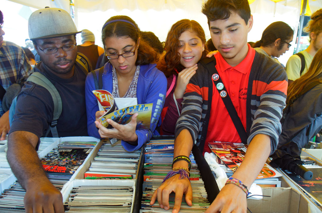 Students browsing books at at Miami Dade College, October 2015. (Getty/Jeffrey Greenberg)