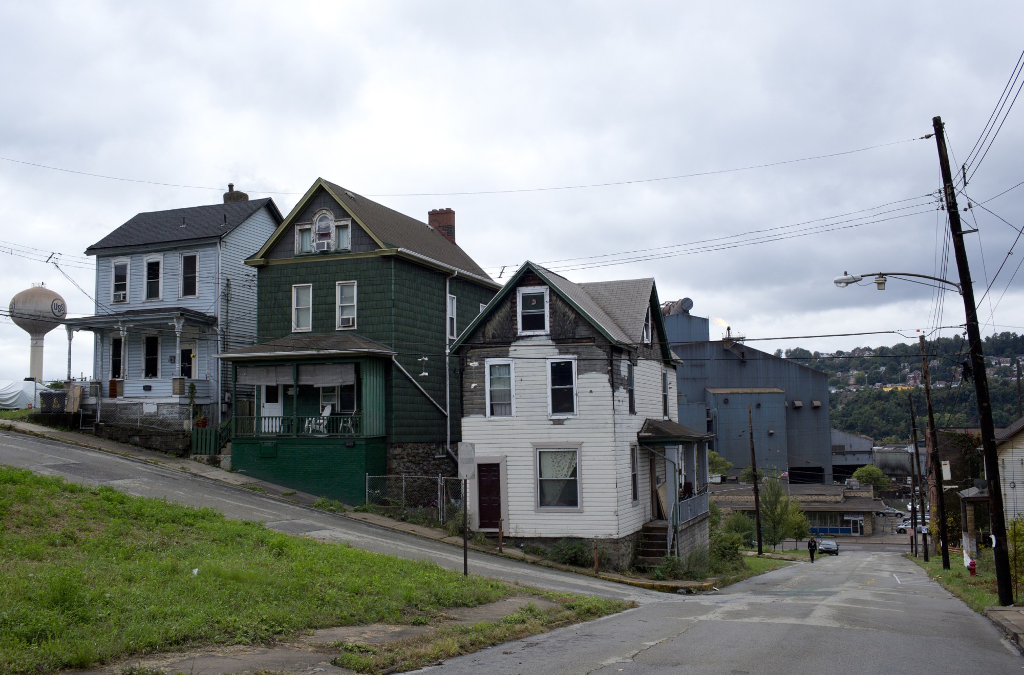 A street in the once-thriving town of Braddock, Pennsylvania, which faced economic decline following the closure of its steal mills, on October 13, 2016. (Getty/Andrew Lichtenstein)