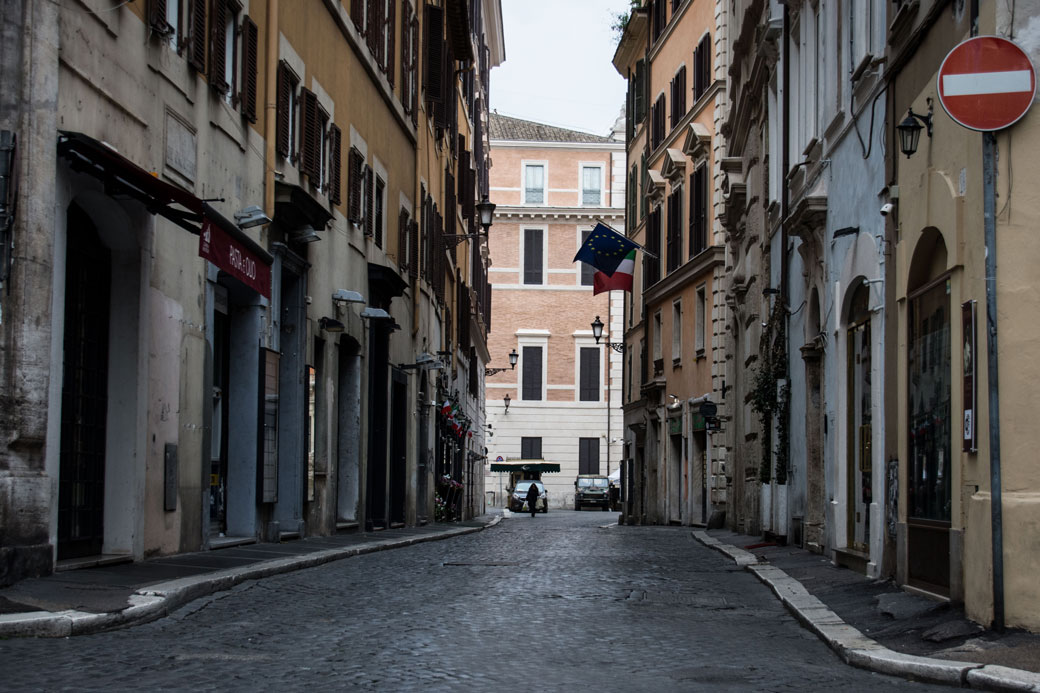 Amid the coronavirus outbreak, commercial activities are closed as part of a nationwide lockdown in Rome on March 14, 2020. (Getty/Andrea Ronchini/NurPhoto)