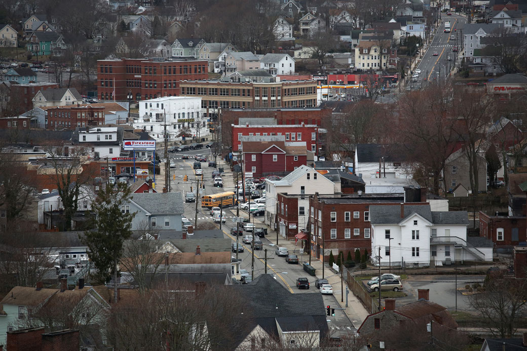 Traffic moves through the downtown streets of New London, Connecticut, March 2016. (Getty/John Moore)