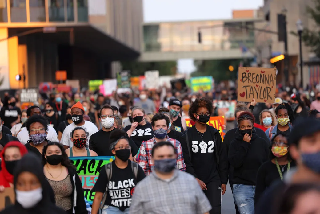  (Protestors march for the third day since the release of the grand jury report on the murder of Breonna Taylor on September 26, 2020, in Louisville, Kentucky.)