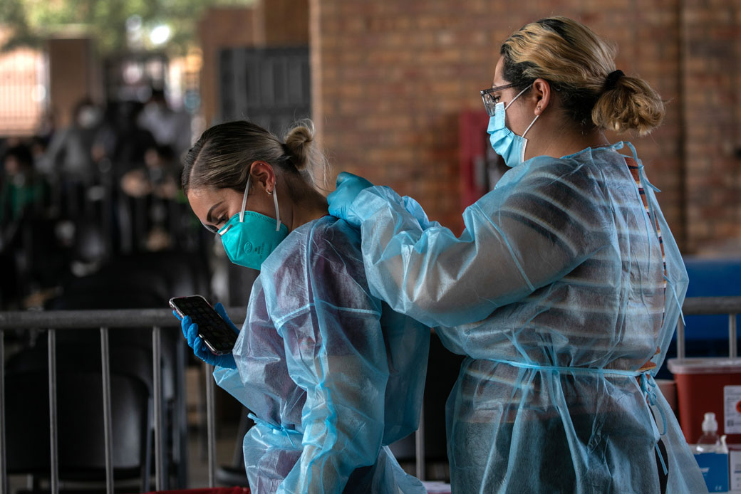 Medics run rapid COVID-19 tests in Brownsville, Texas, February 2021. (Getty/John Moore)