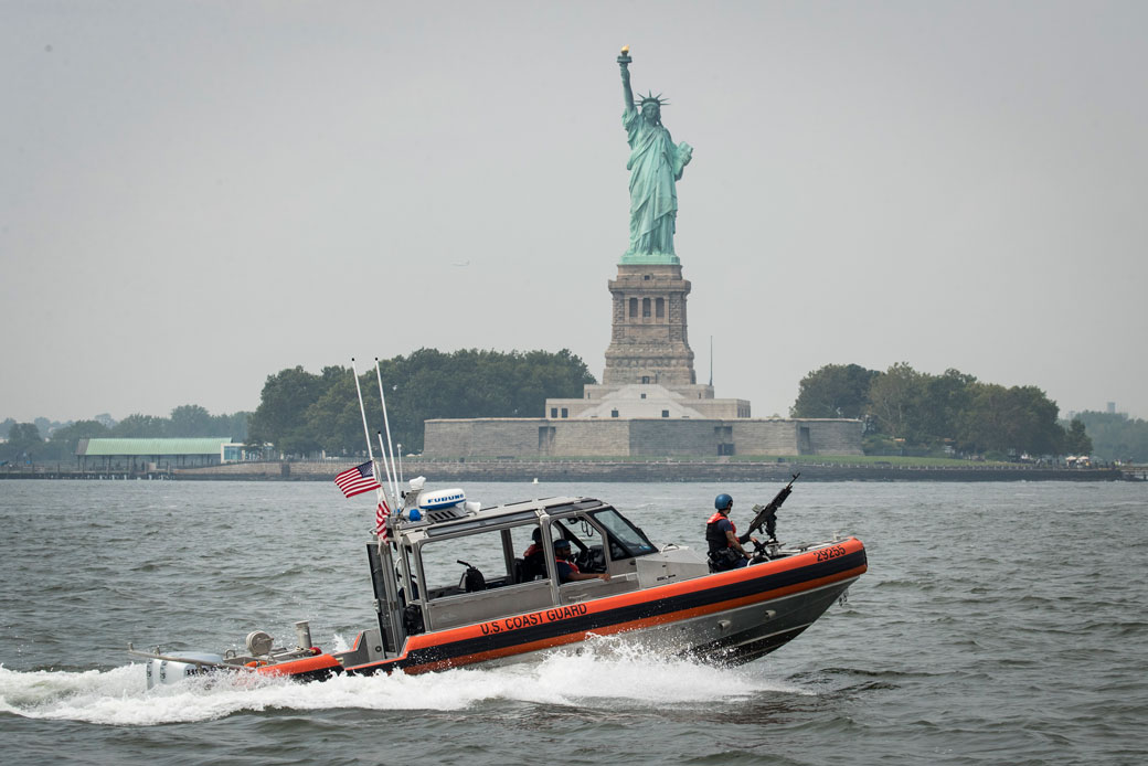 42 Speed Boat Drawing Stock Photos, High-Res Pictures, and Images - Getty  Images