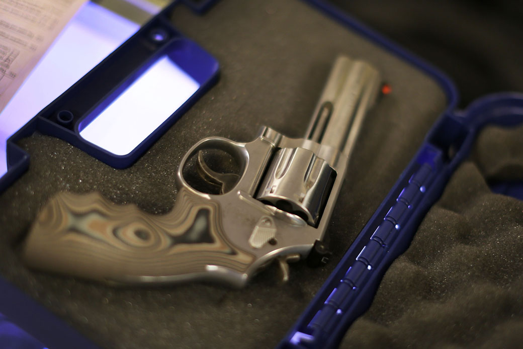 A handgun is seen in its case at a gun shop in Delray Beach, Florida, January 2016. (Getty/Joe Raedle)