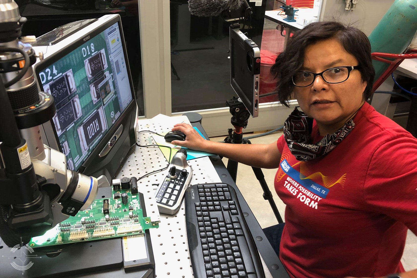 2022 Navajo Tech graduate Marcie Vandever works at a computer.