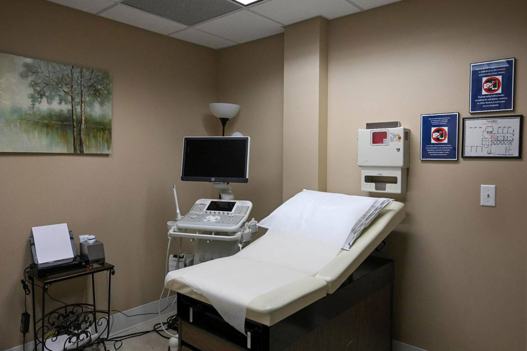 Image showing an empty exam table