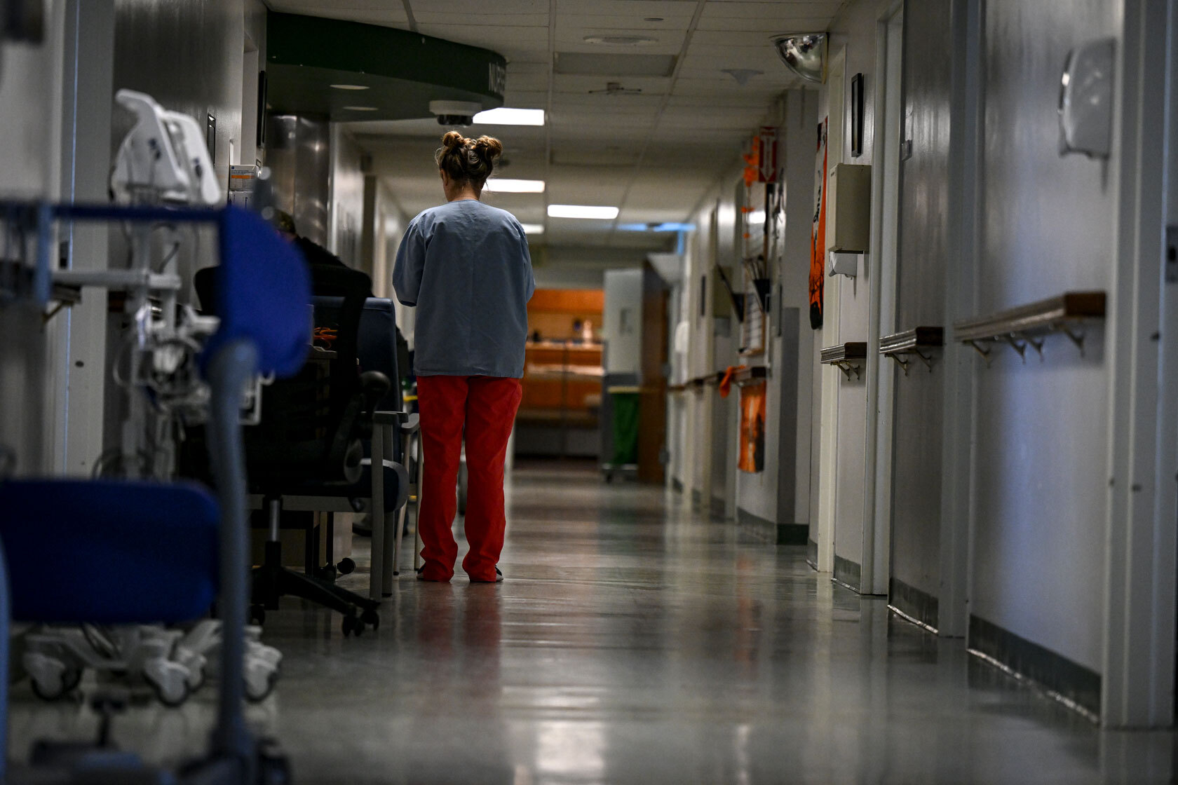 A registered nurse walks the floor during her shift, October 2024. (Getty/AAron Ontiveroz)