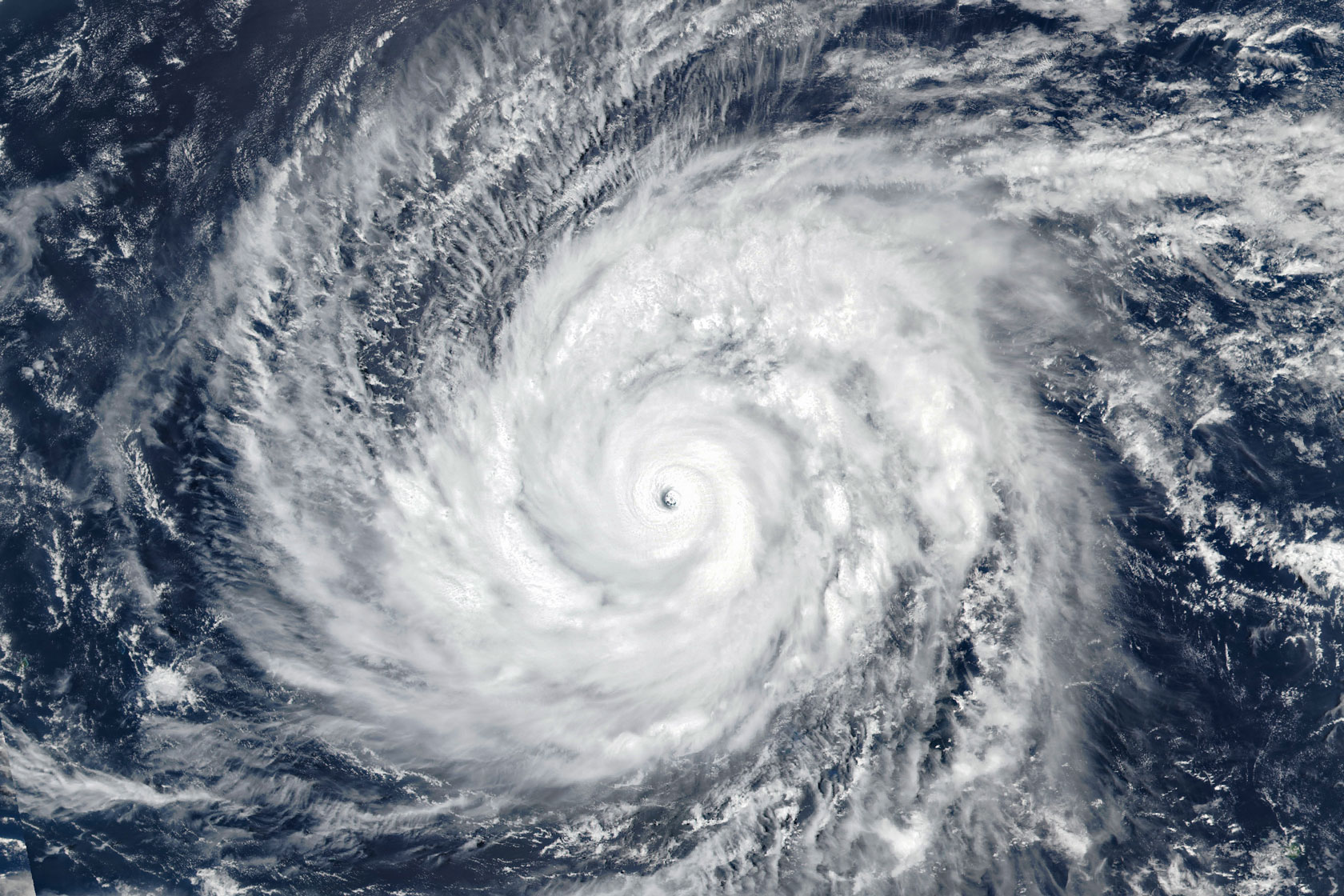 The image of Typhoon Sinlaku captured by satellite.
